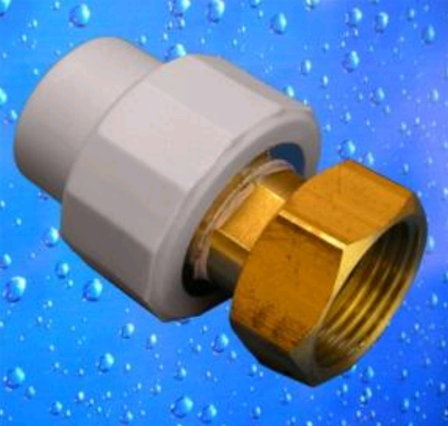 Муфта с латунной вставкой и накидной гайкой